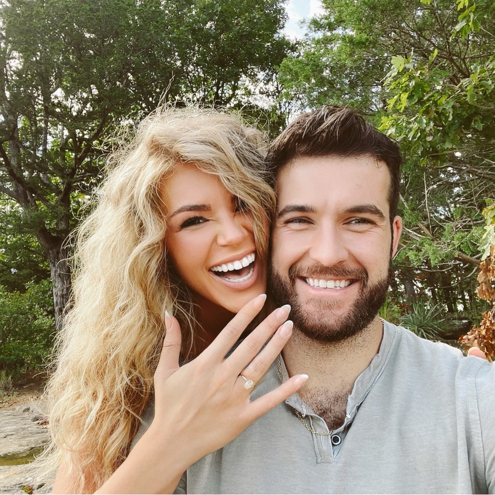 Meet your Posher, Dakota